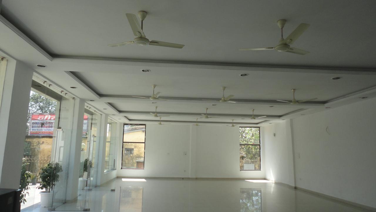Hotel Satyartha Kathgodam Экстерьер фото